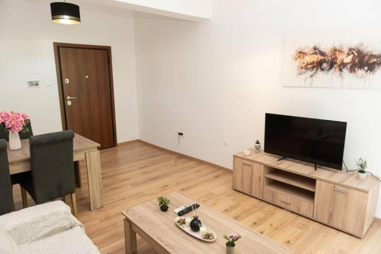 Renovated Spacious Flat 7Min To Subway Station- Athens Exterior photo