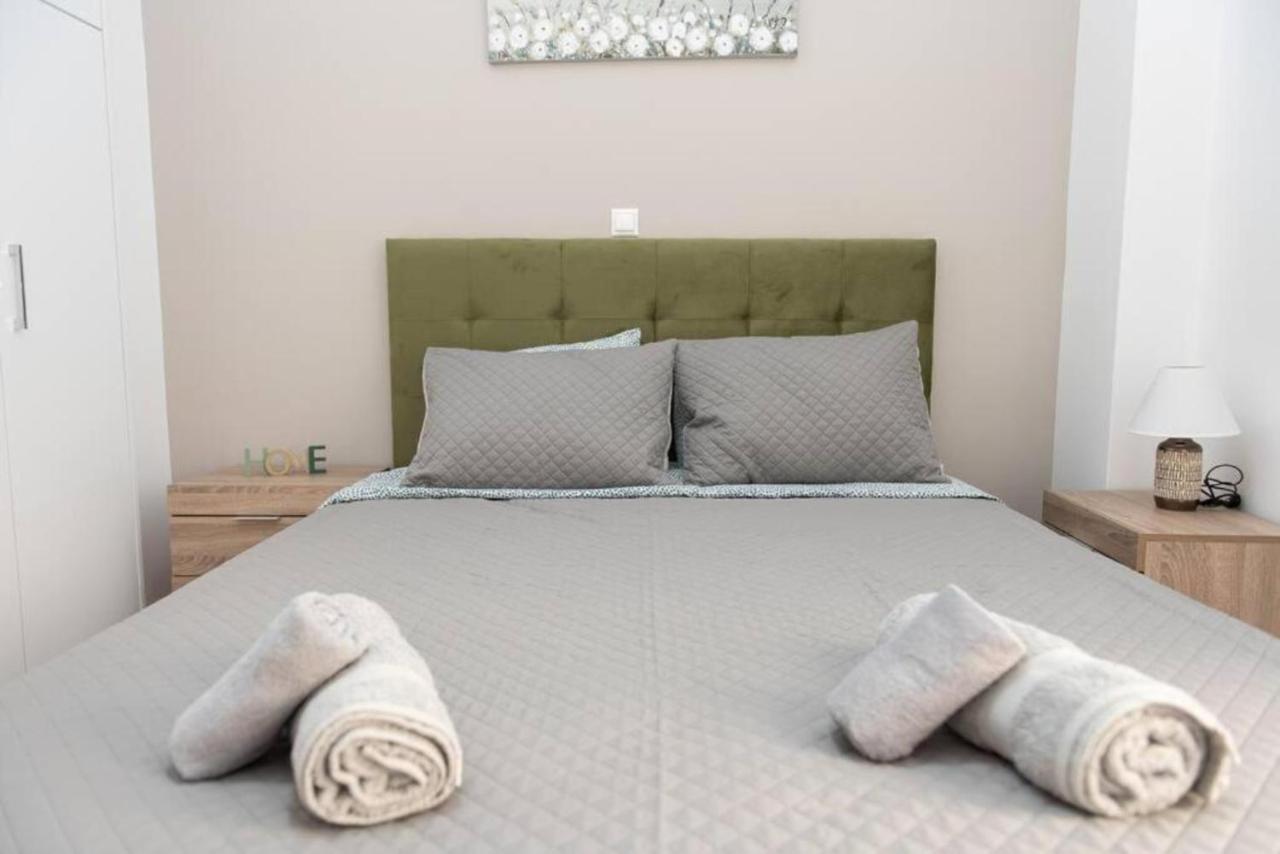Renovated Spacious Flat 7Min To Subway Station- Athens Exterior photo